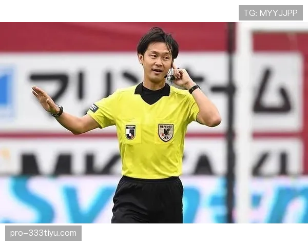 足球规则中合法冲撞的判罚标准与裁判执行细则解析